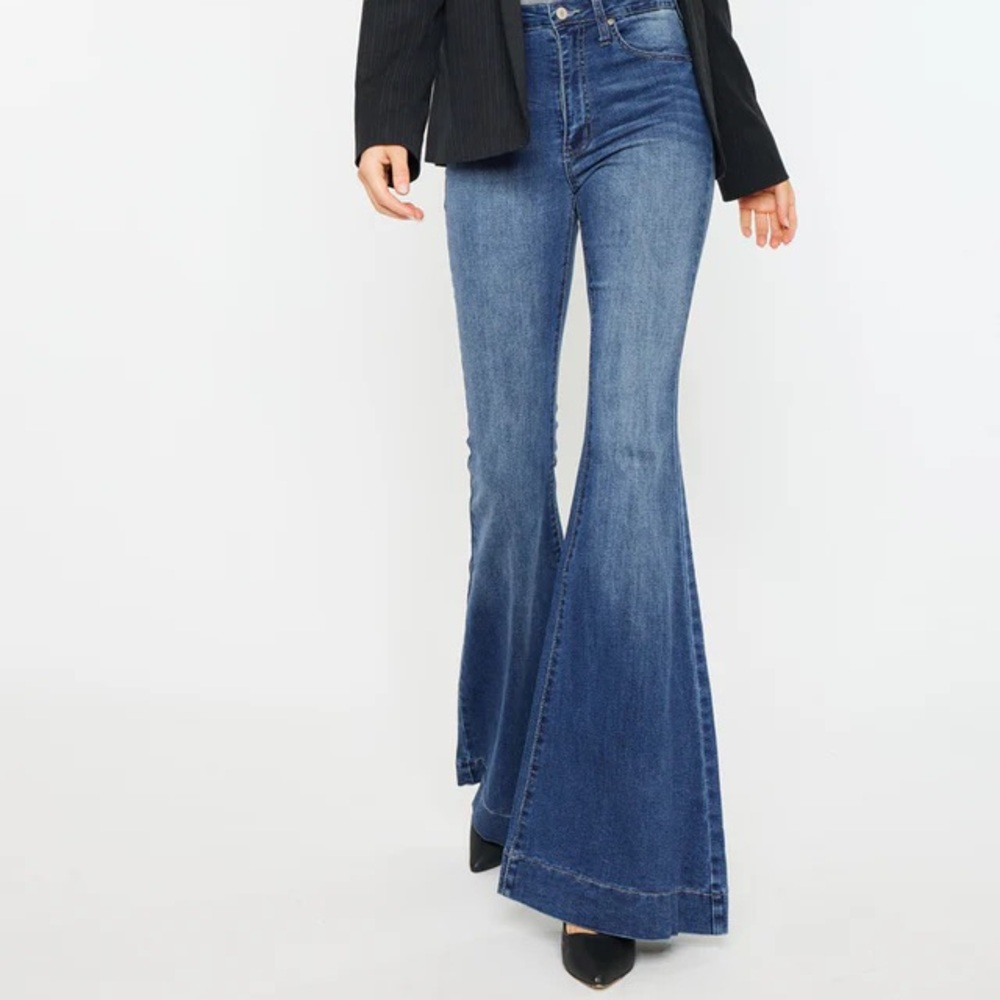 Kancan Braelynn High Rise Frayed Super Flare Jeans. Western Festival Size 11/29